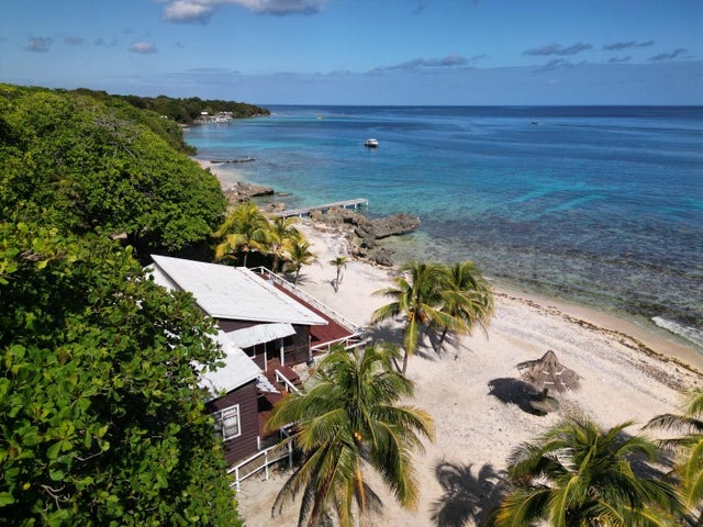 2 Bedrooms 2 Bathrooms, Ocean View Island Home, West End, Roatan, Bay Island, Honduras.